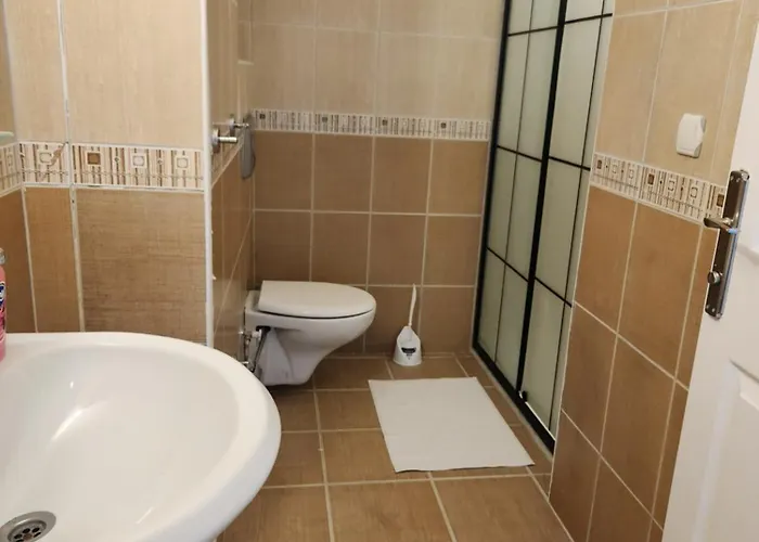 Apartment Circle Side