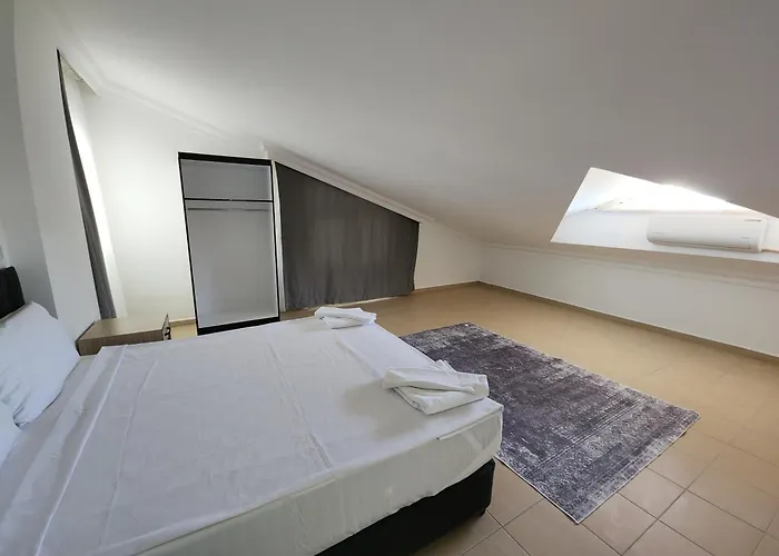 Circle Apartment Side