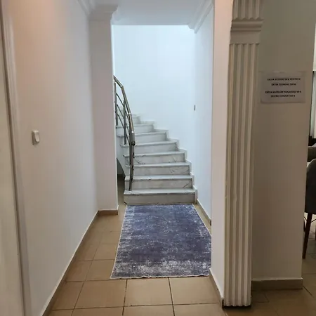 Apartment Circle *