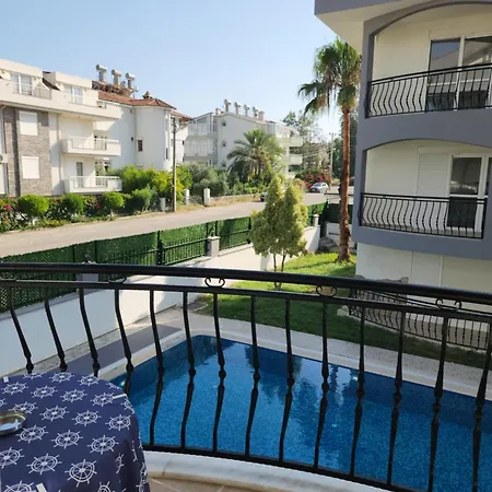 Circle Apartment *