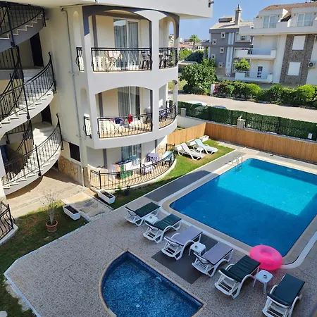 Circle Apartment *