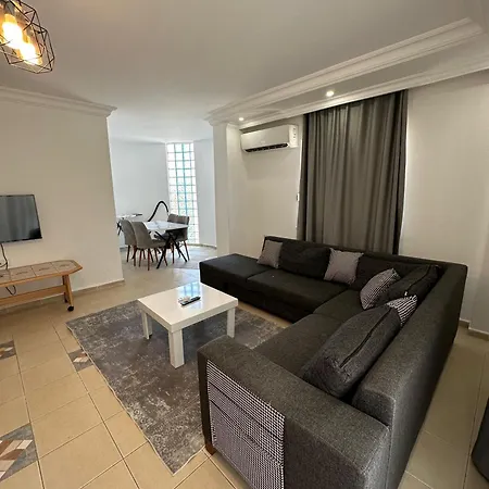 Apartment Circle Side
